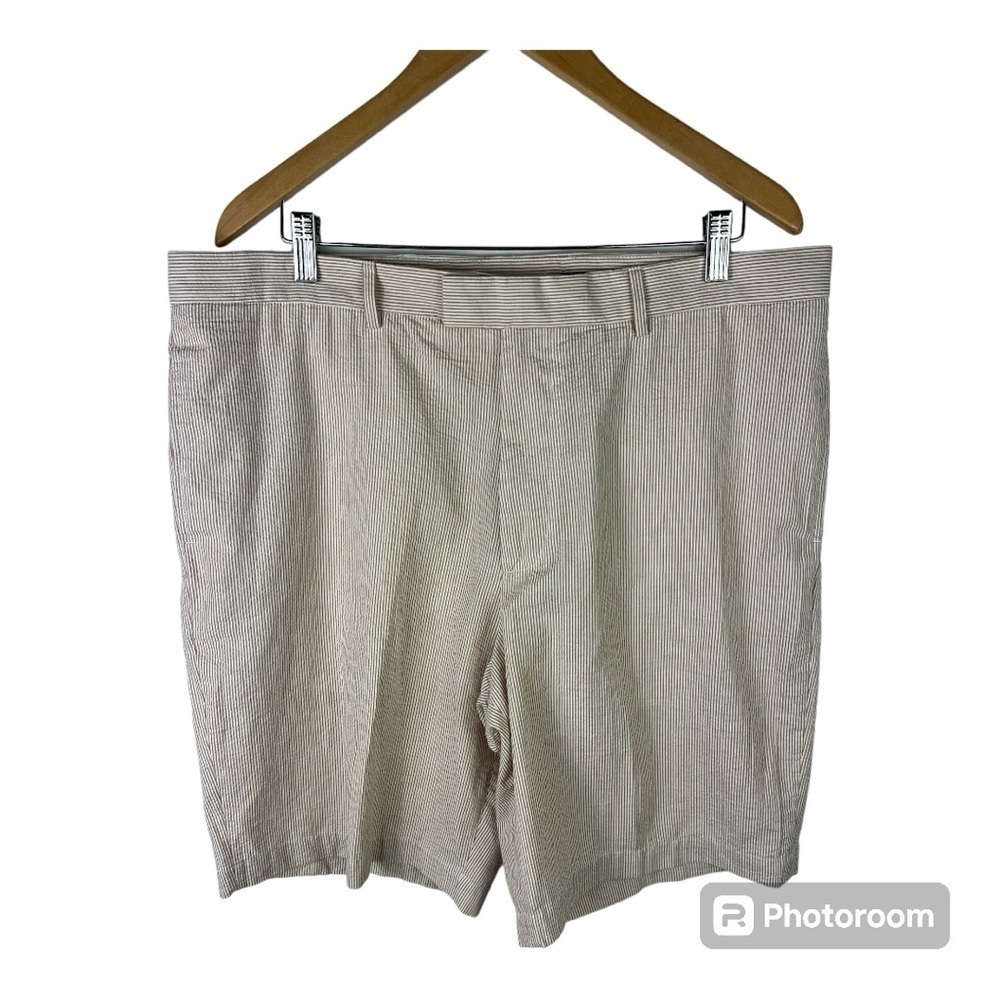 Greg Norman Collection Menâs Flat Front Seersucker Shorts In Beige